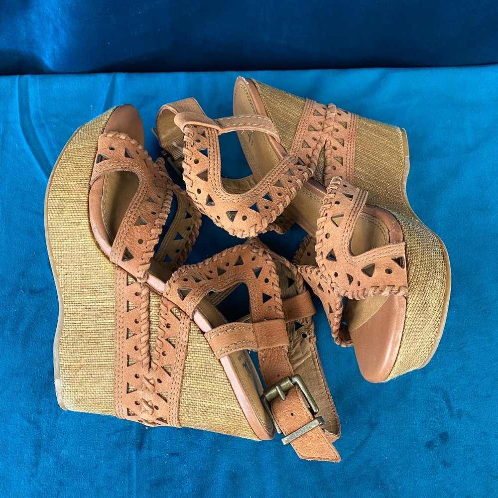 Gianni Bini Leather Cutout Wedge Sandal Brown - Picture 5 of 9